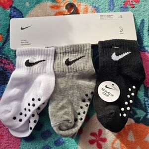 Nike Kids Non-Slip Socks - White, Gray, Black